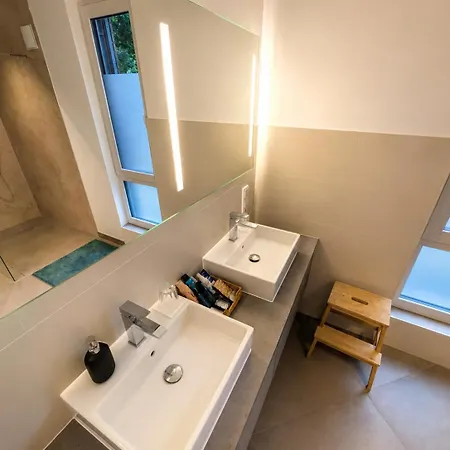 Lejlighed Exclusive Penthouse-wohnung Mit Grosser Dachterrasse *